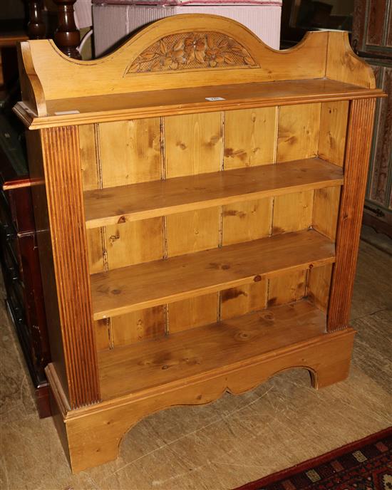 Pine open bookcase(-)